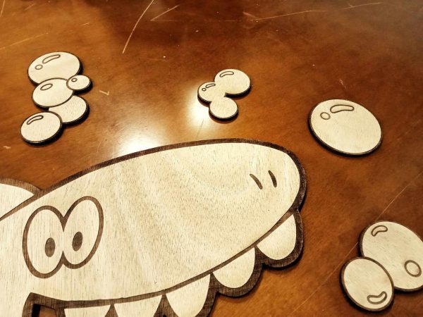 Requin et bulles décoratifs en bois – Image 4