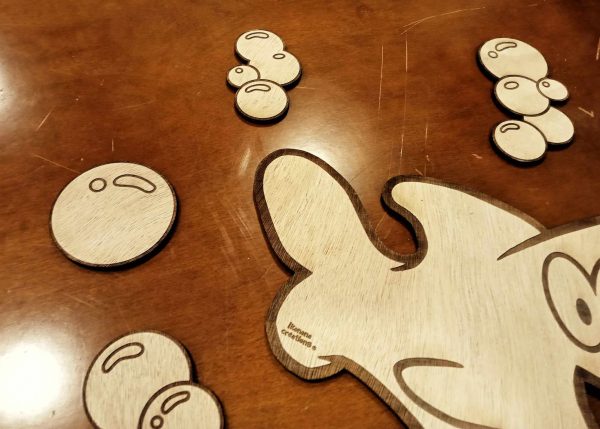 Requin et bulles décoratifs en bois – Image 5