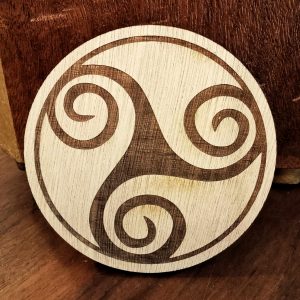 Support Triskèle gravée en 9, 19, 29 ou 39 cm