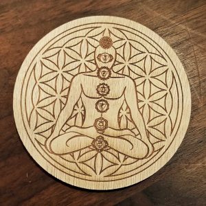 Support fleur de vie avec Bouddha 7 chakras gravée en 9, 19, 29 ou 39 cm