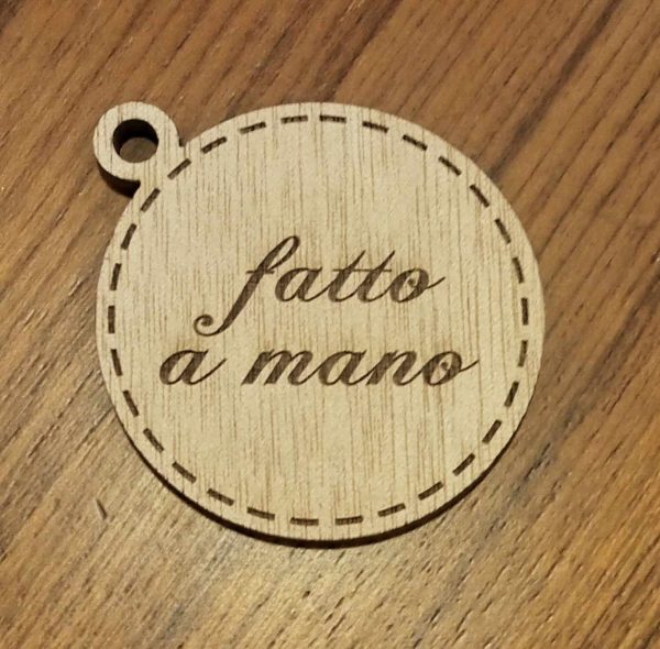 Étiquette en bois - FAIT MAIN (français, español, english, italiano) 5 x 5 cm – Image 5