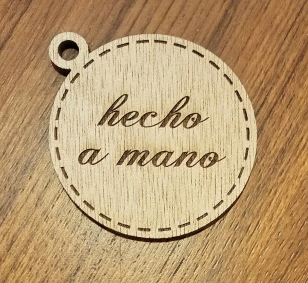 Étiquette en bois - FAIT MAIN (français, español, english, italiano) 5 x 5 cm – Image 3