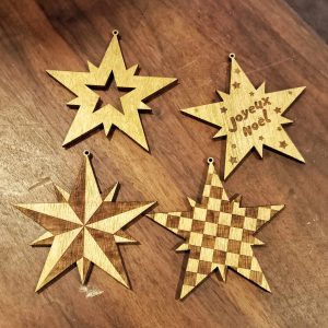 Suspension pour sapin – étoile dorée 9 cm