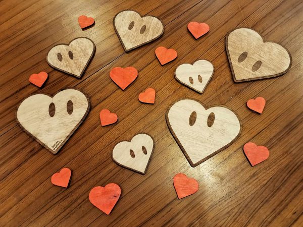Cœurs animés décoratifs en bois