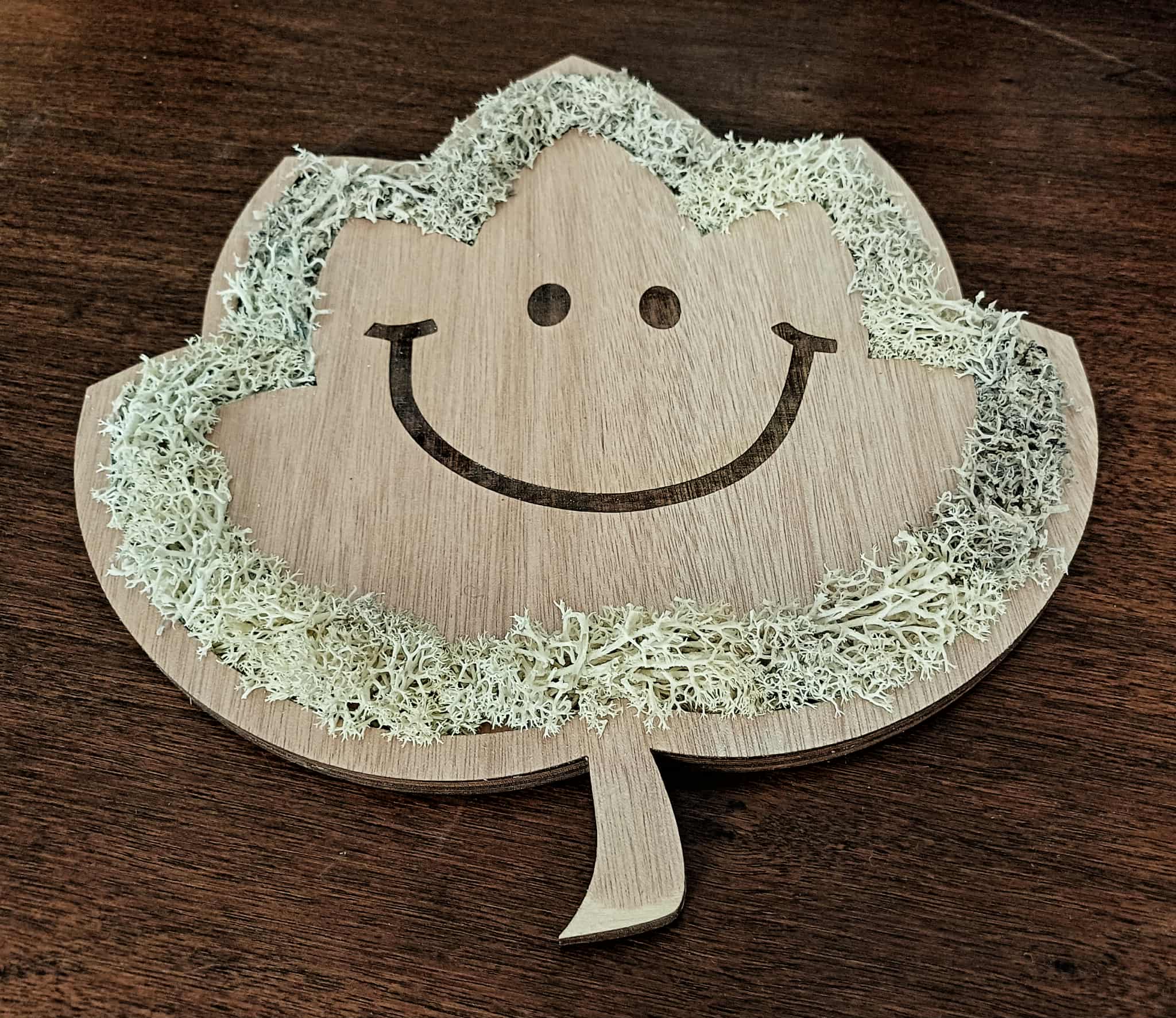 Décoration murale feuille animée d'hiver 25 cm – Image 2