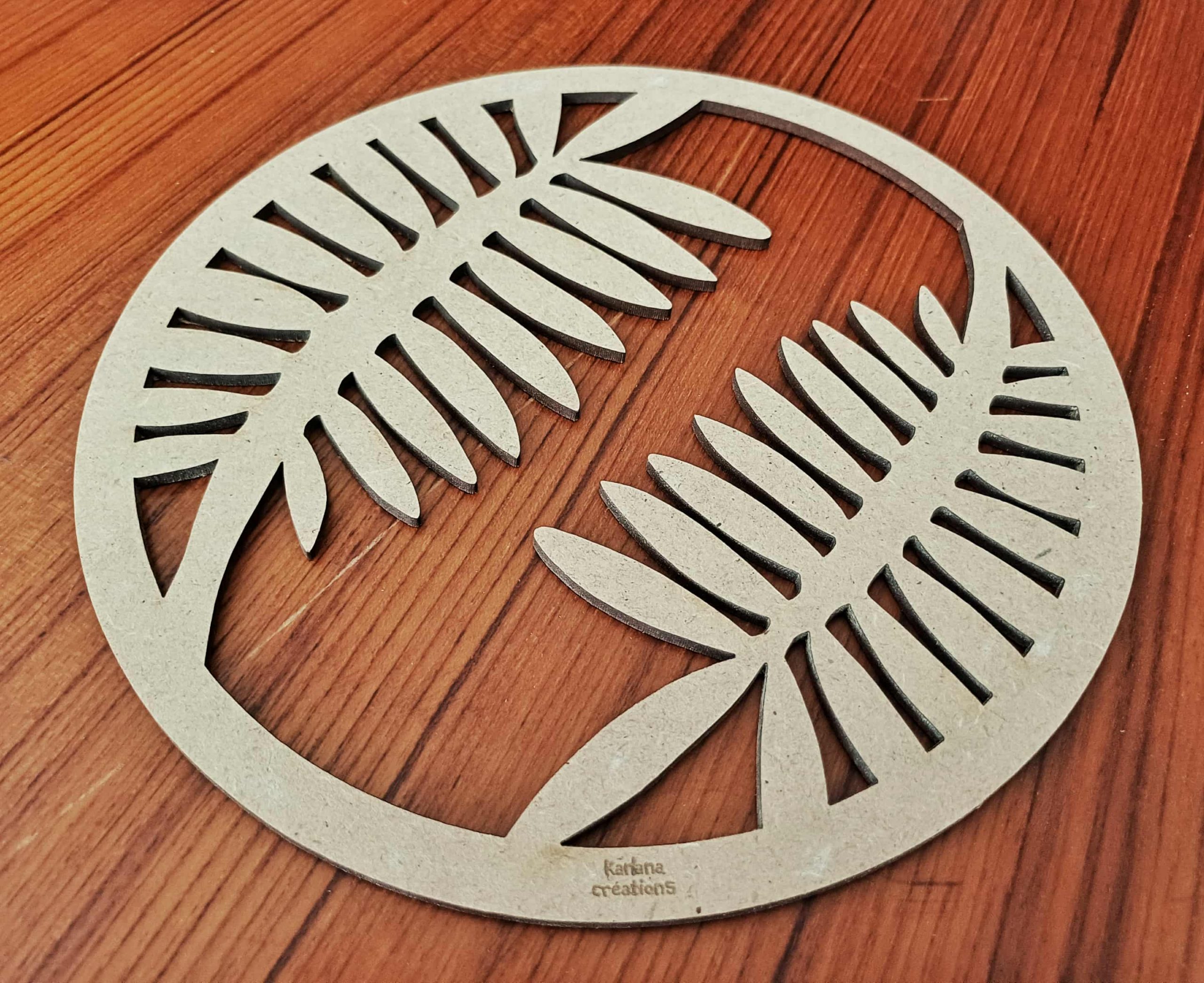 Support de loisir créatif – monde forêt – Feuilles de pin dans un cercle – Image 2