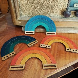 Suspension arc-en-ciel 15 cm pour macramé