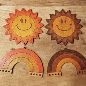 2 suspensions soleil et arc-en-ciel 15 cm pour macramé